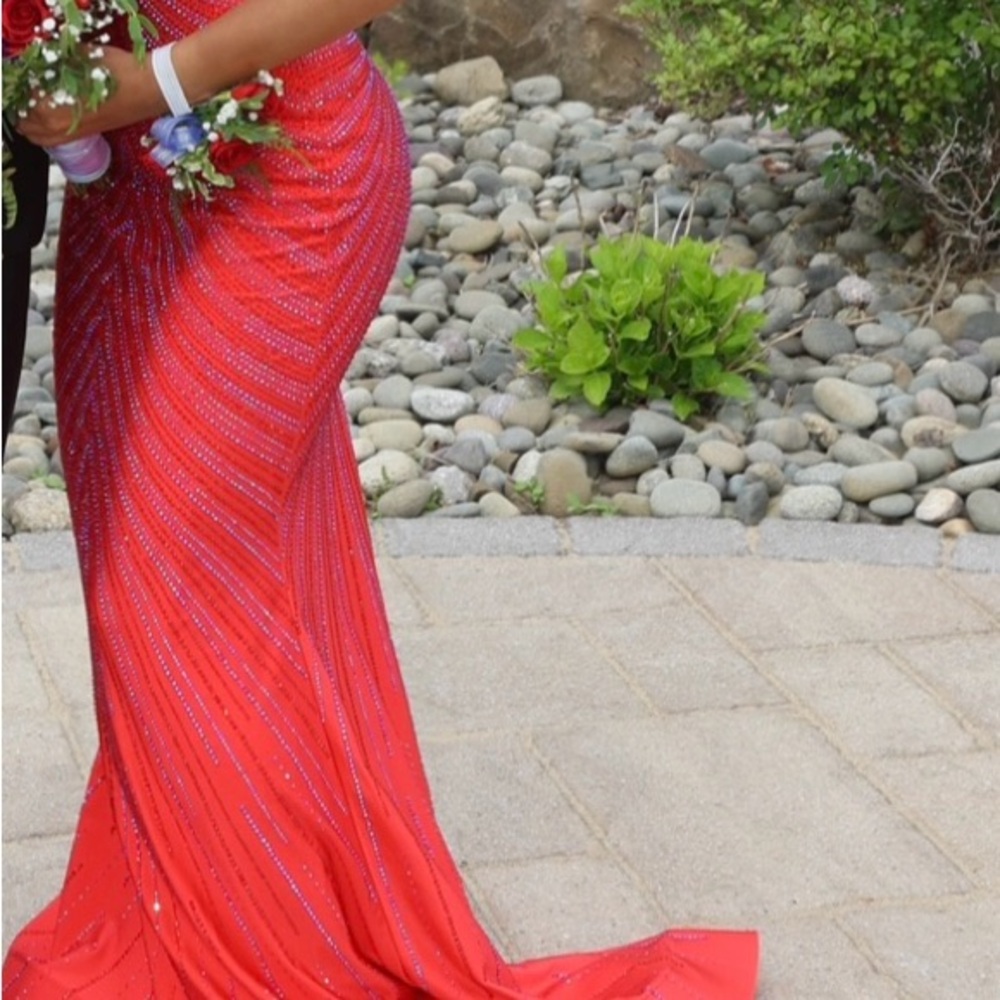 Sherri Hill Red Ruched Sweetheart Gown - Picture 5 of 7